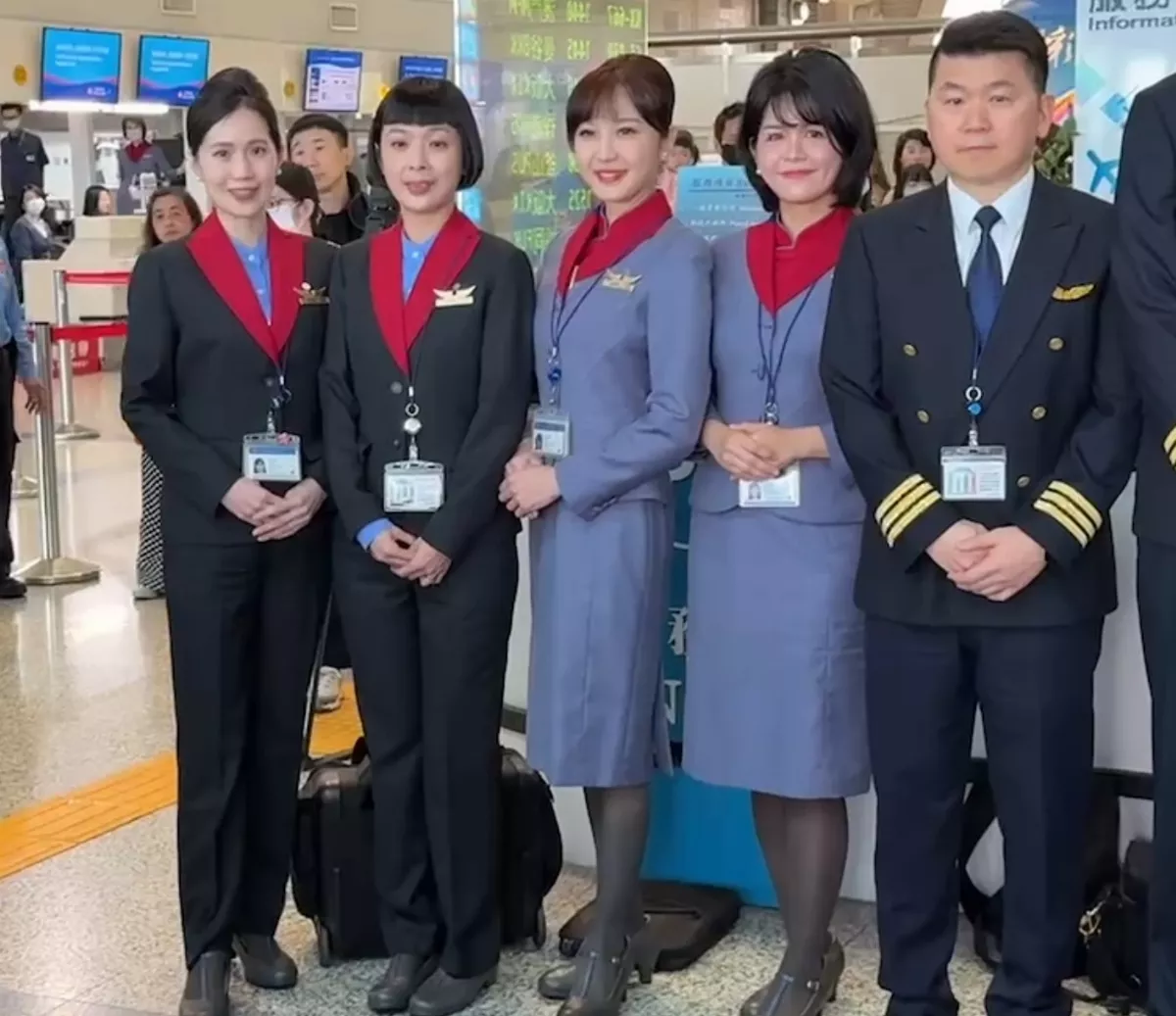 開放自由選擇 華航女性空服員褲裝亮相