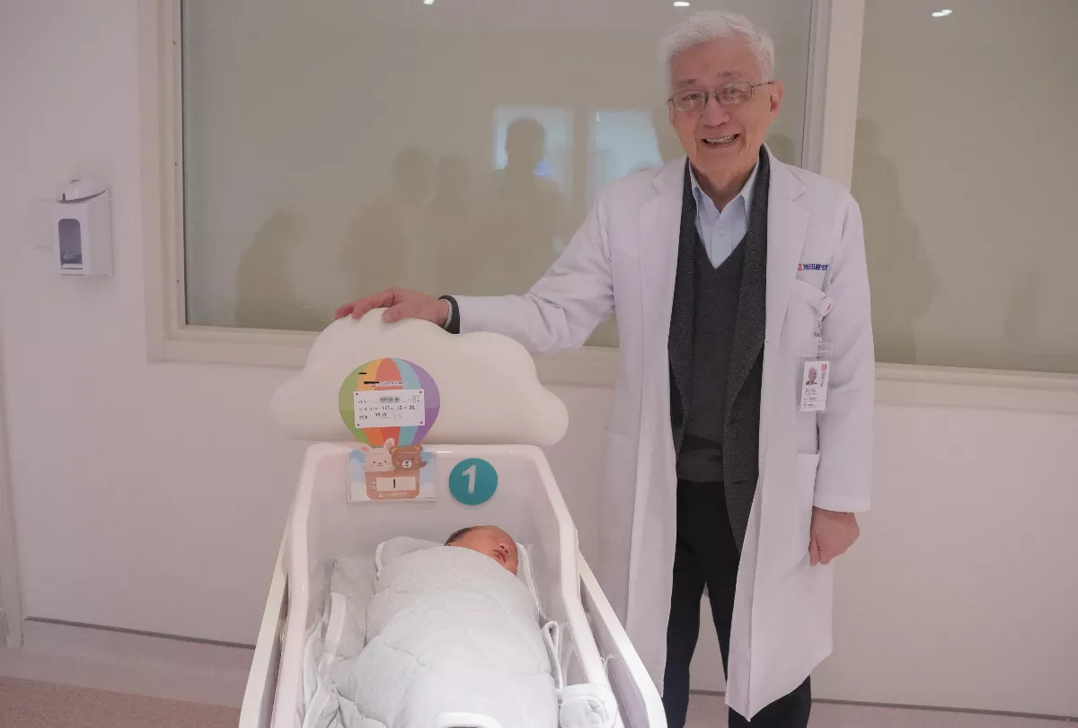 光田遷至向上院區迎首位新生兒 總院長允18歲前免掛號費