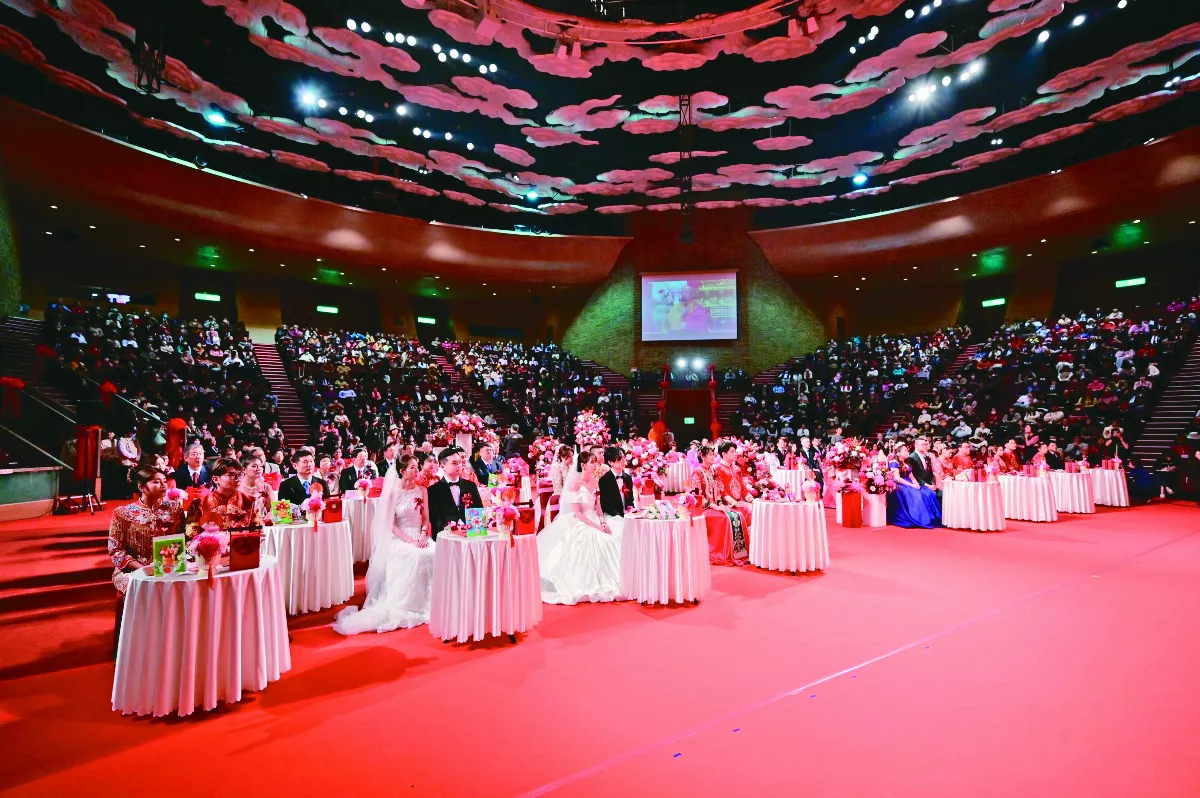 佛前締結良緣 佳偶牽手許終身