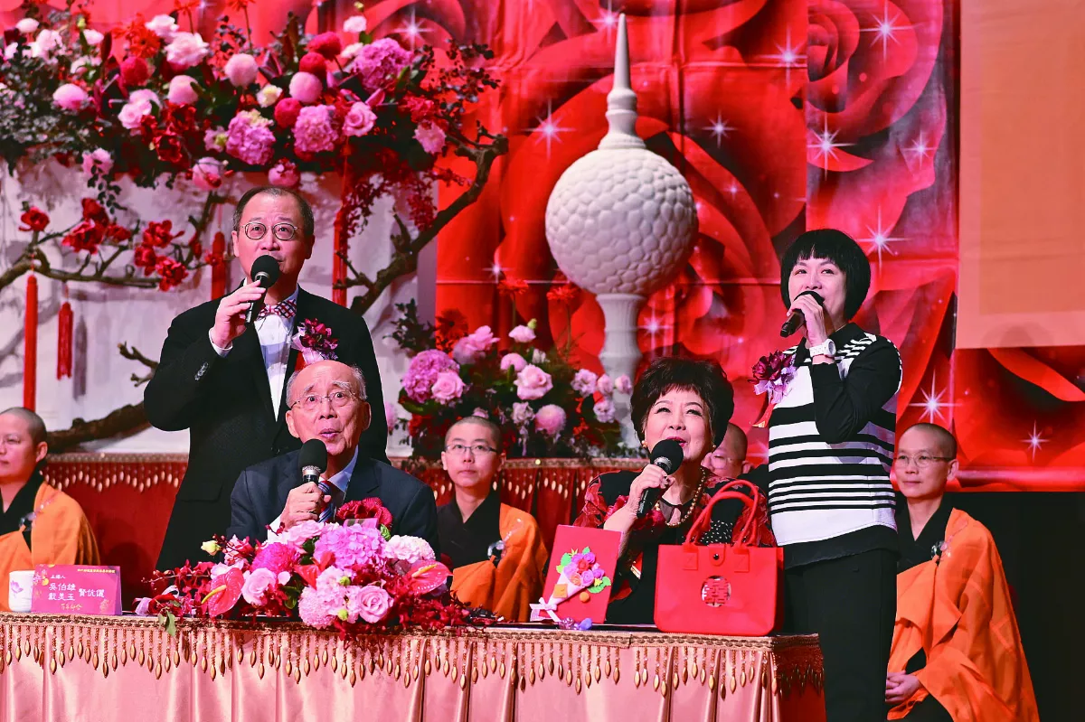 佛前締結良緣 佳偶牽手許終身