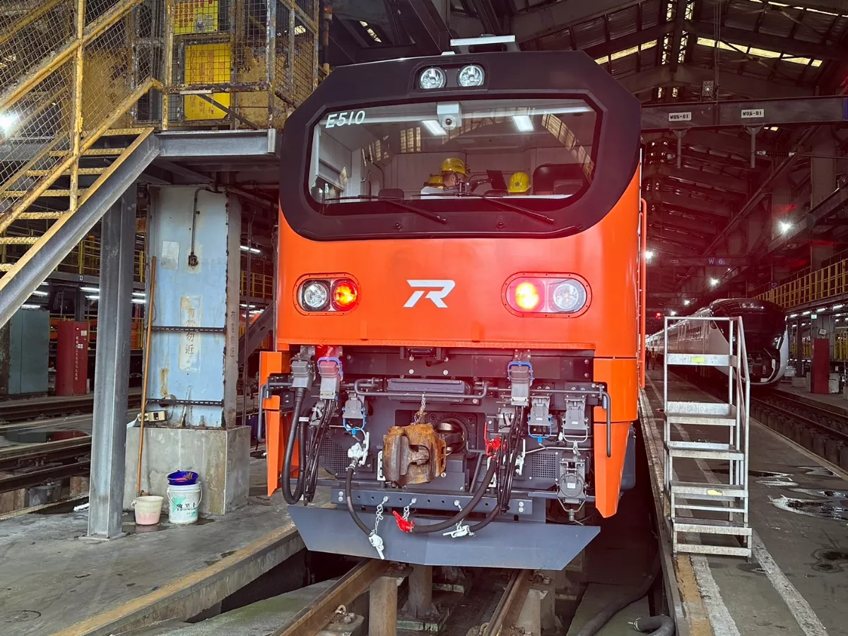 台鐵125次七堵調車出軌 部分列車延誤