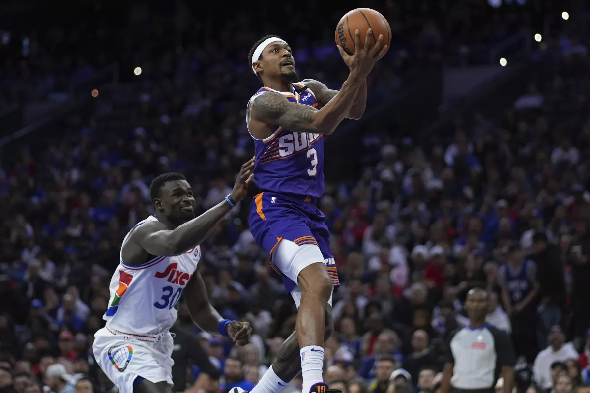 NBA／比爾久違板凳爆發 太陽變陣橫掃76人