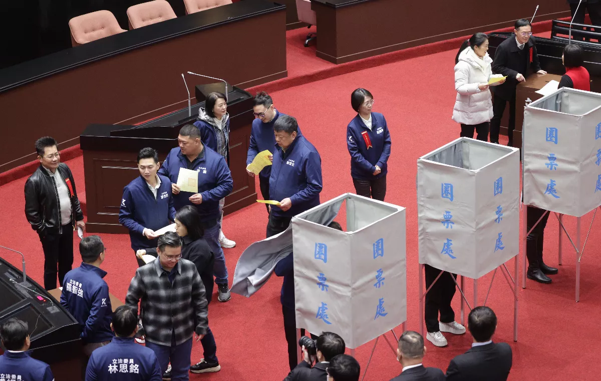 憲訴法政院提覆議　62：51確定不通過