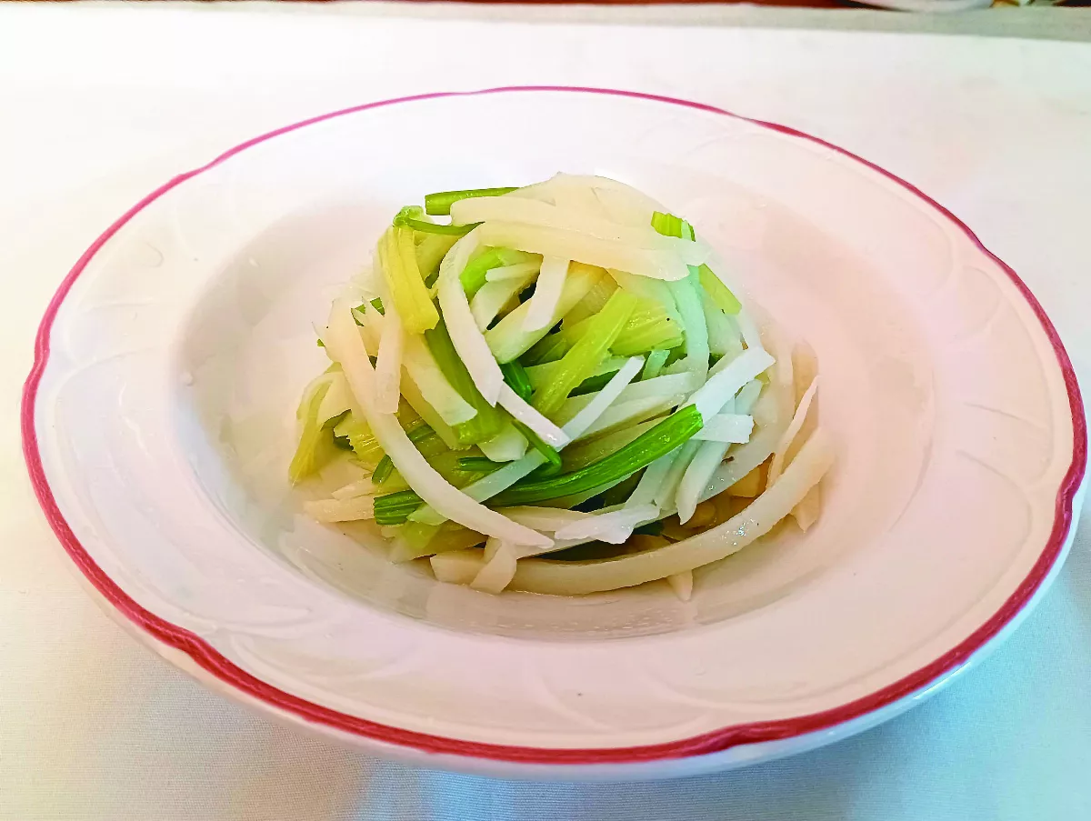 【自然的滋味】芹菜炒土豆絲