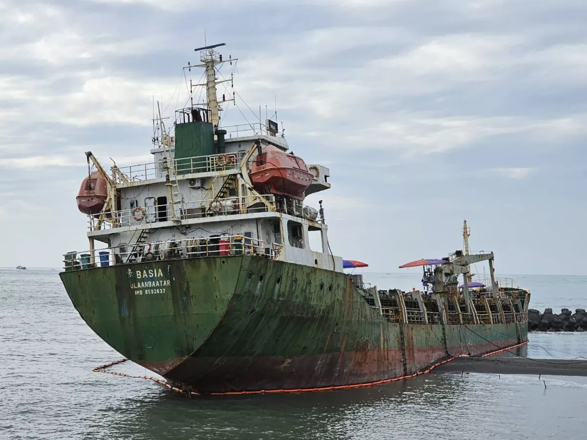 因凱米颱風擱淺屏東 含蒙古籍「巴西亞」3貨輪脫淺完成
