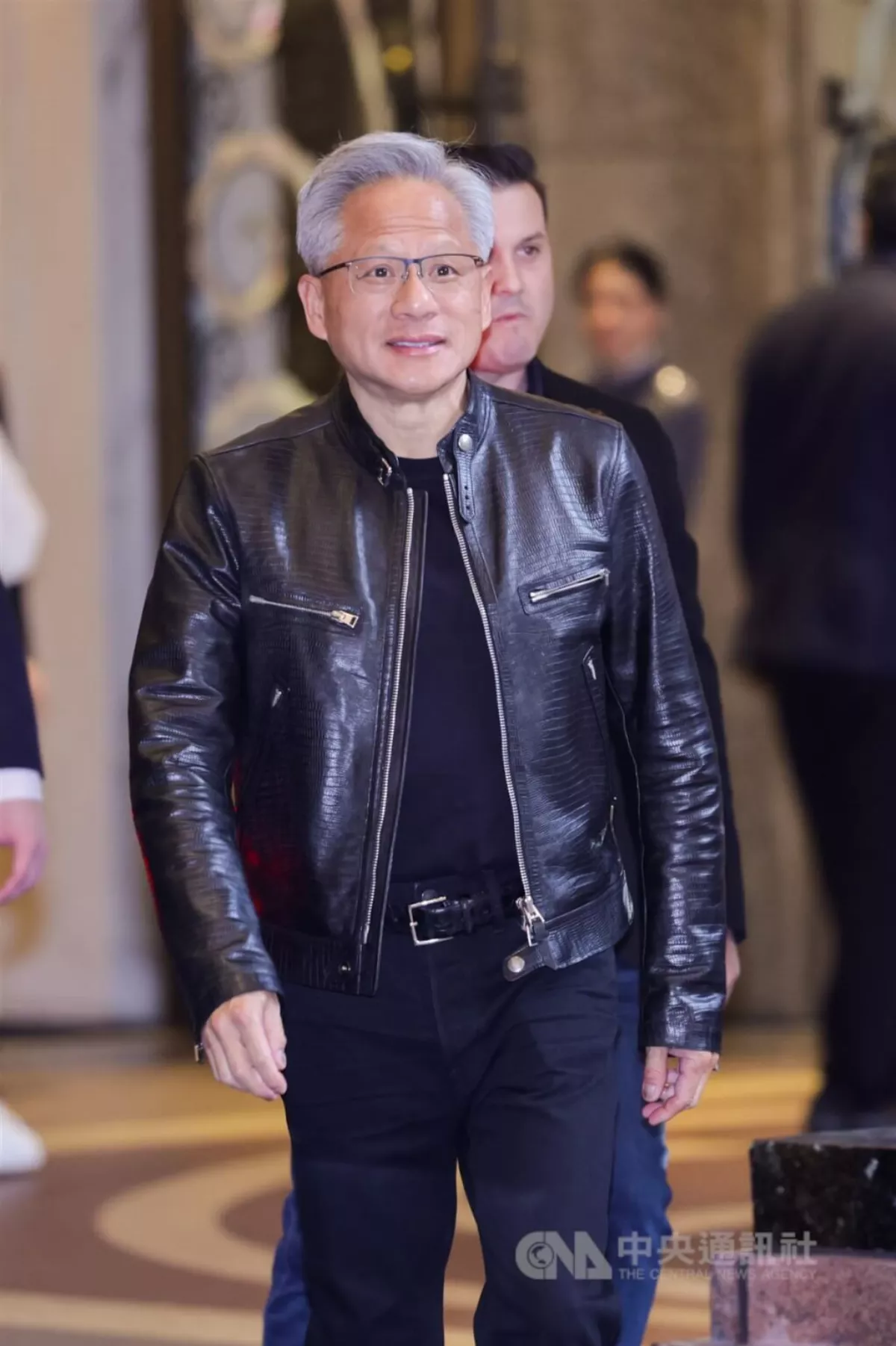 與魏哲家相見歡 黃仁勳：和台積電合作研究矽光子
