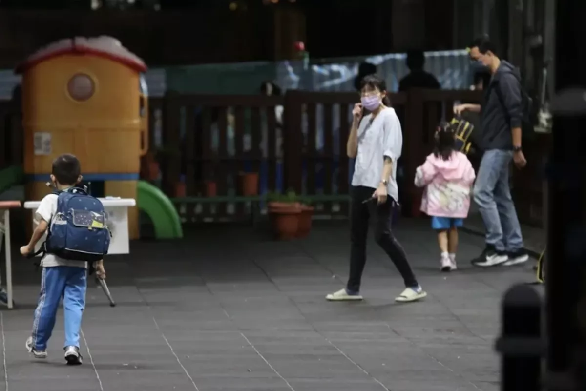 助小家庭安心 鄭英耀：公幼2歲專班再增100班