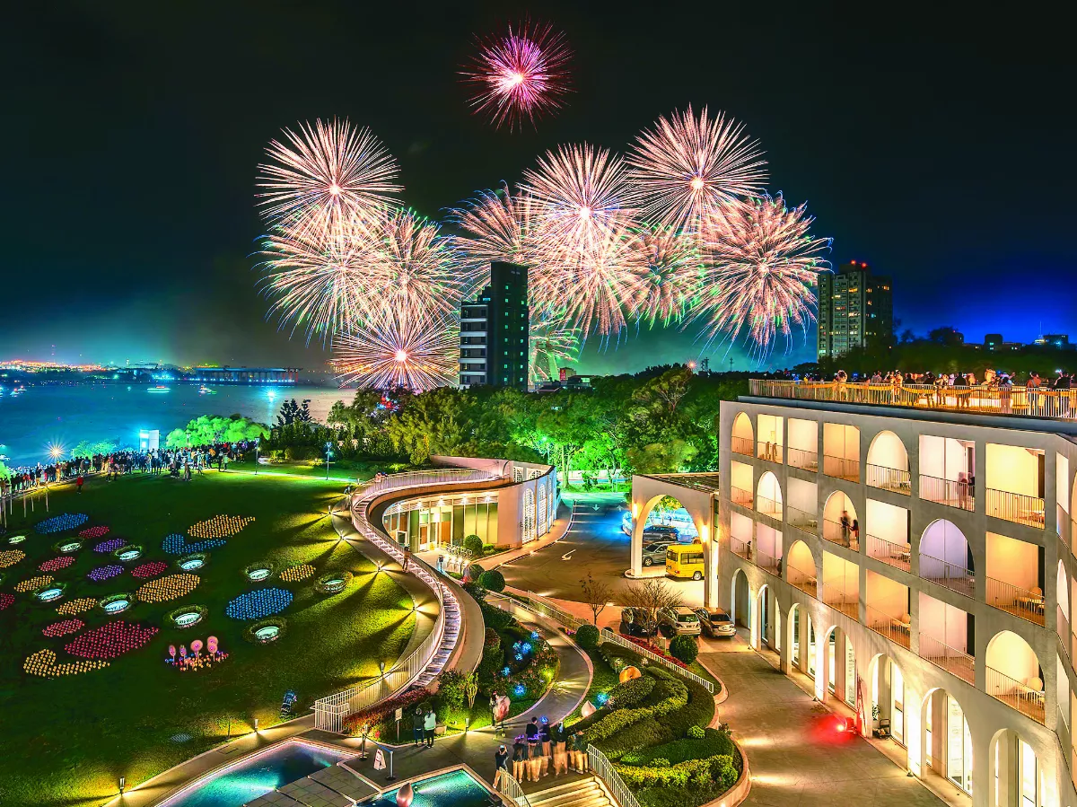 【光影魔術師】璀璨金光迎新歲 2024最後夕陽．2025淡水跨年煙火