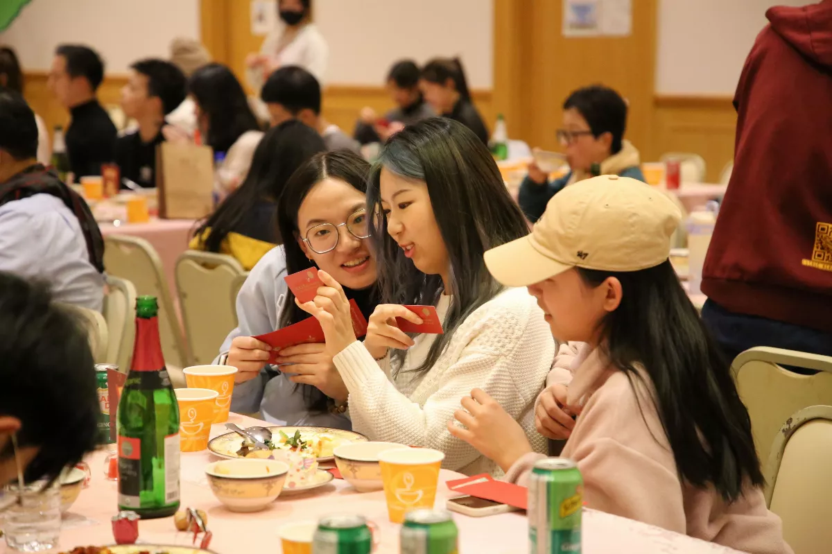 Fo Guang Shan Toronto Brings Warmth and Joy to International Students with Year-End Reunion