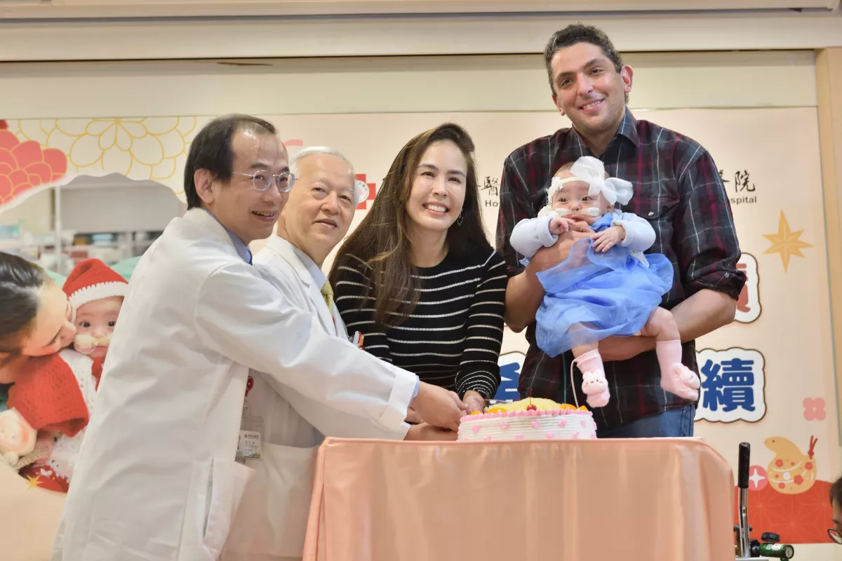 早產女嬰成長奇蹟 住院304天後康復返美