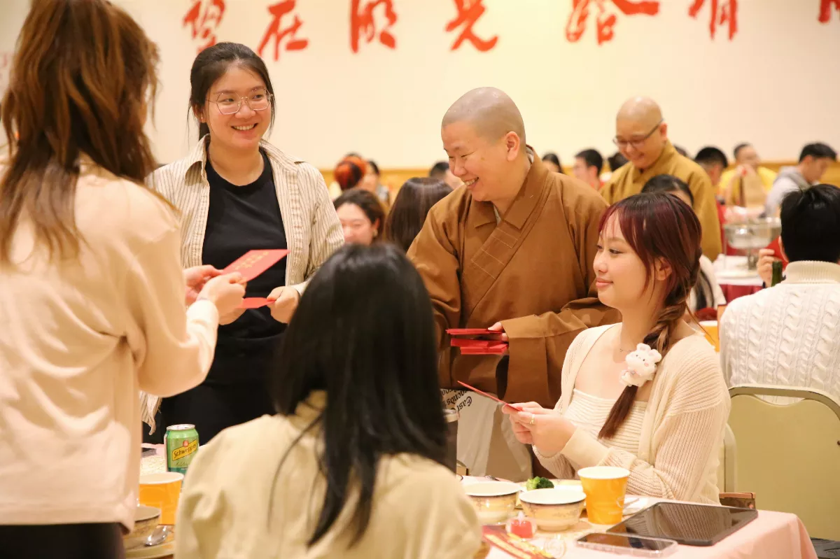 Fo Guang Shan Toronto Brings Warmth and Joy to International Students with Year-End Reunion