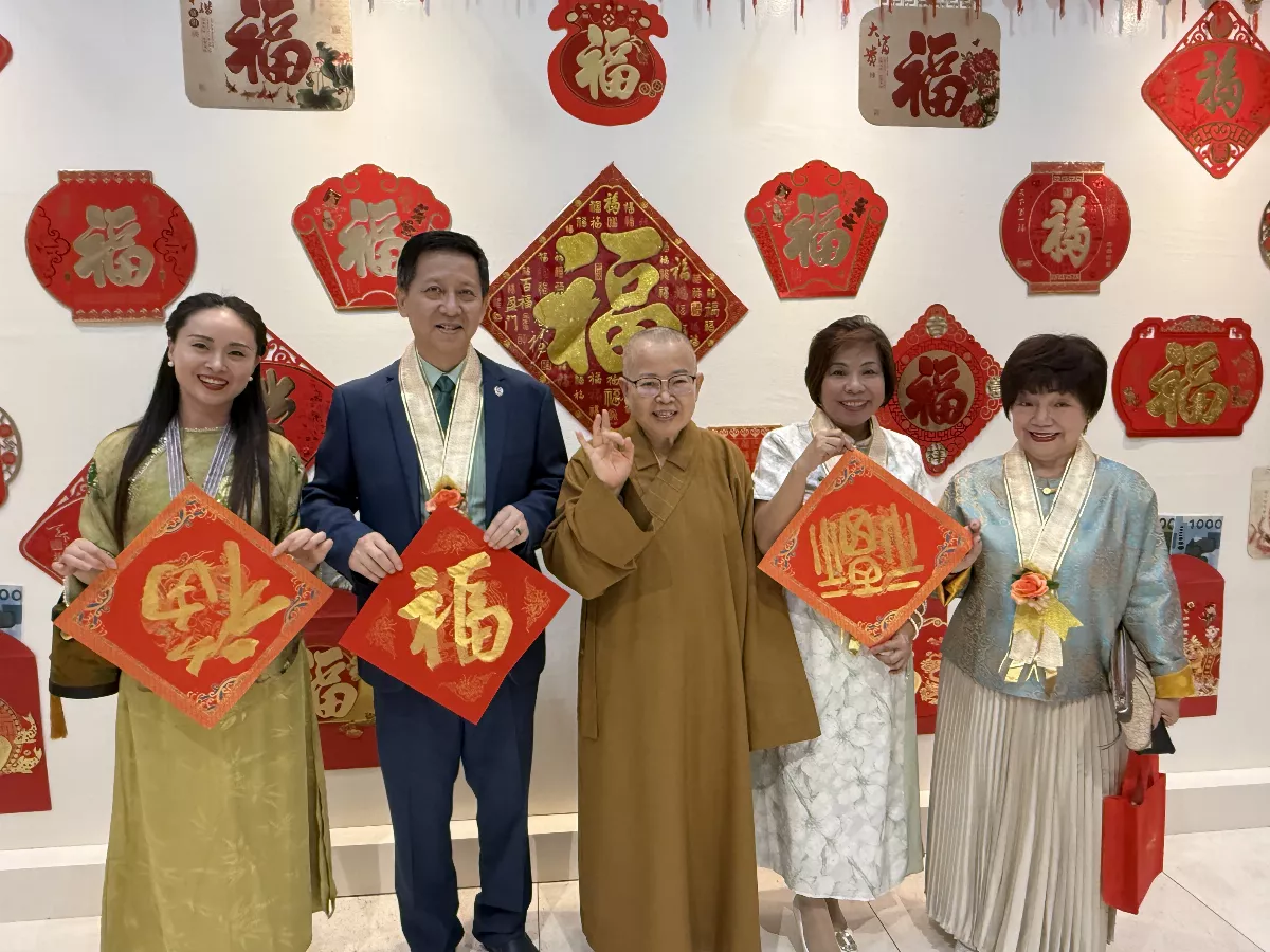 Spring Breezes of Blessing: The Grand Opening of 2025 Chinese New Year Premium Exhibition
