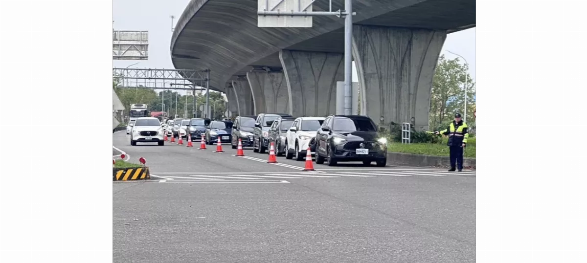 連假首日西部國道車流於下午3時前高峰 高公局易塞路段曝