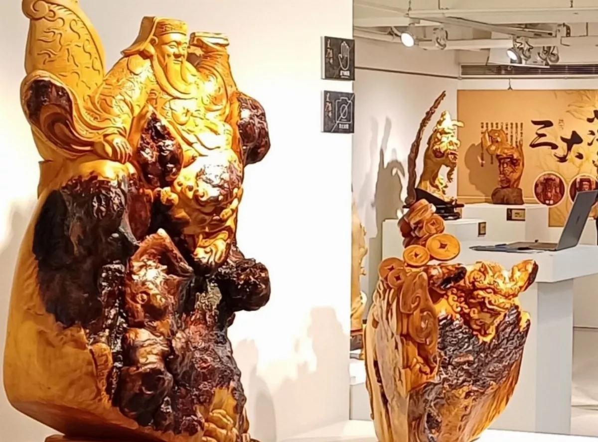 閱歷延展雕刻人生 李昱進樹瘤木雕有藝趣