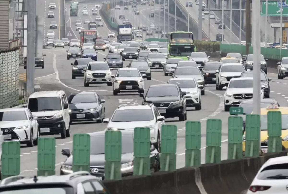 估小年夜9壅塞路段 籲南向用路人午後出發
