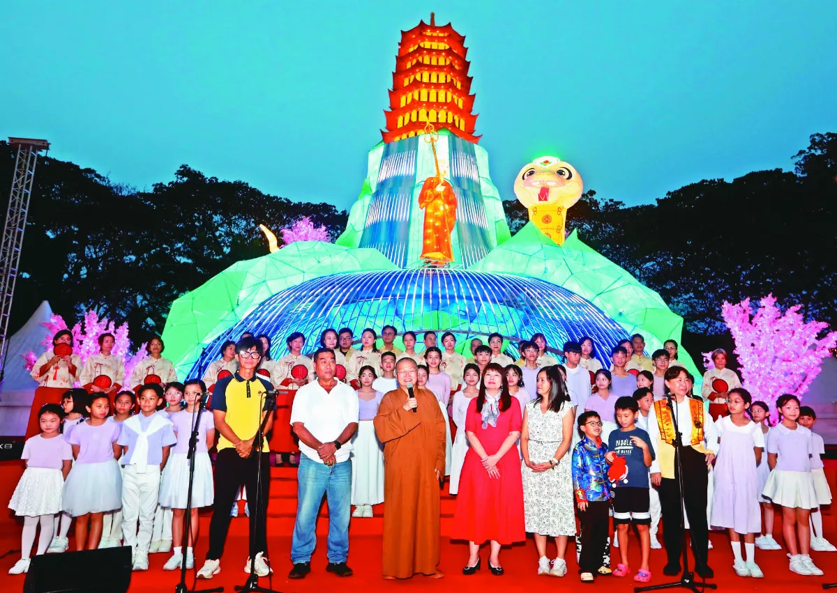 東禪寺春節平安燈會 新白蛇傳燈光秀亮眼