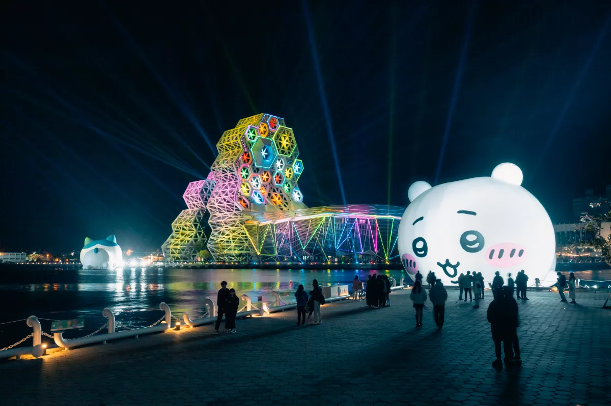 「吉伊卡哇」超吸睛　高流加碼「舞吉派對」燈光秀