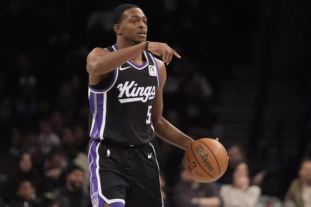 NBA／又一重磅交易 福克斯轉戰馬刺、拉文到國王