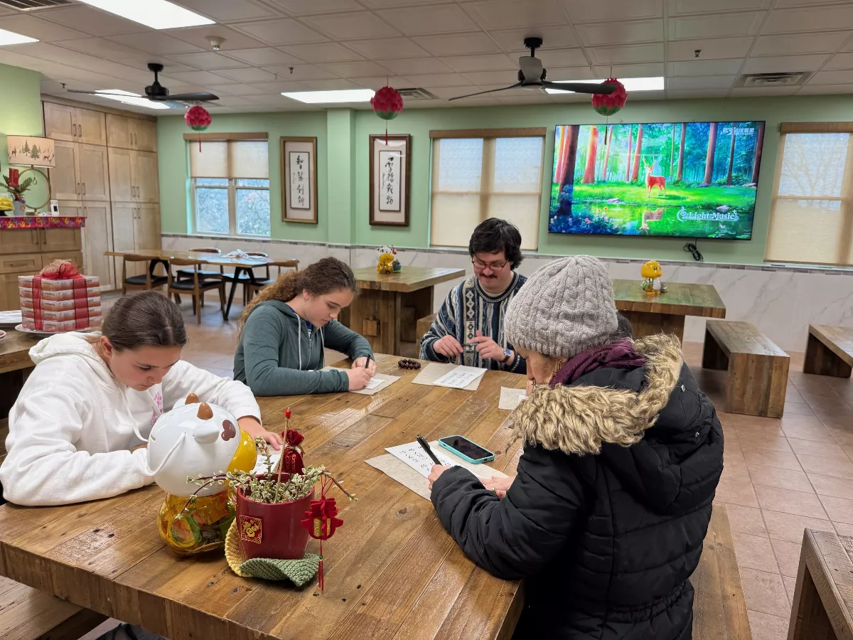 Austin Jewish Academy Visits Xiang Yun Temple