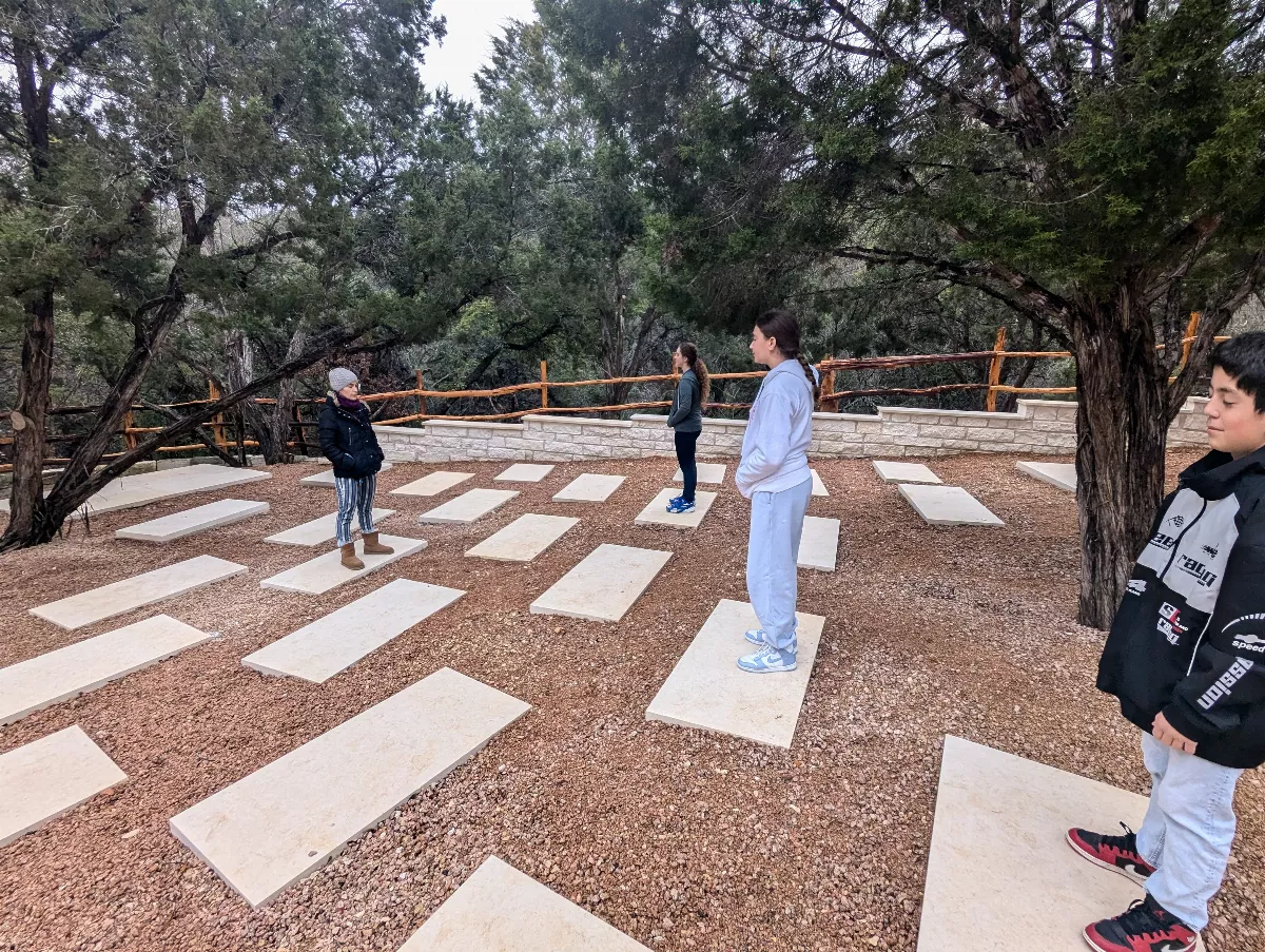 Austin Jewish Academy Visits Xiang Yun Temple