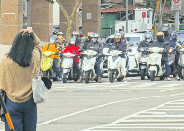 氣象署發布16縣市低溫特報   愈晚會愈冷