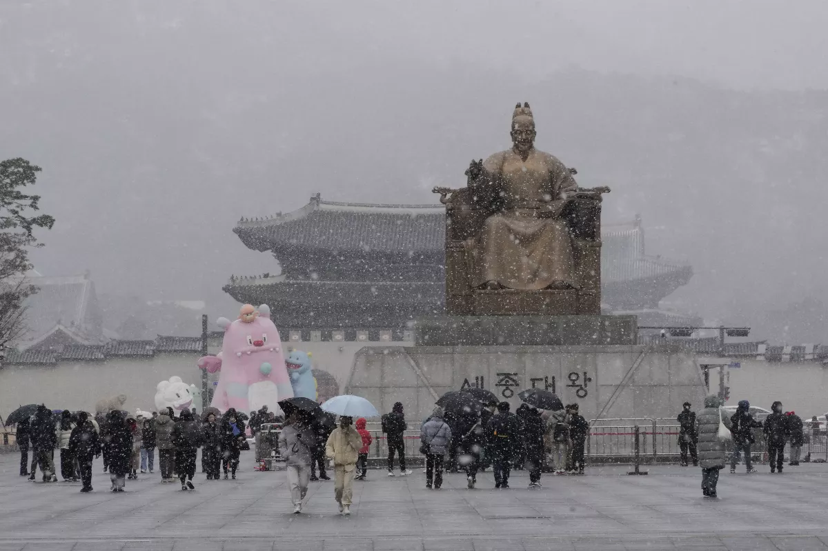 南韓大雪頻傳交通事故 高速公路30多輛車連環追撞