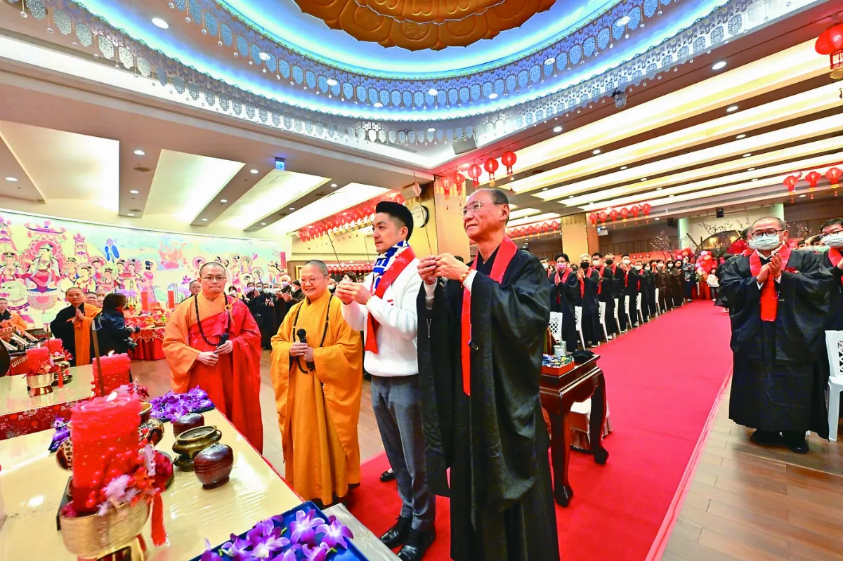 台北道場供佛齋天 蔣萬安祈願國泰民安