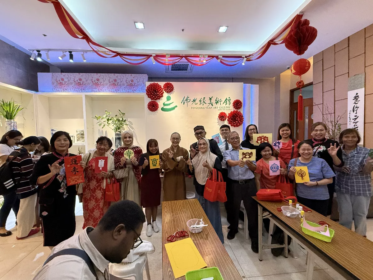 An Interfaith Perspective on Chinese Furniture and Culture