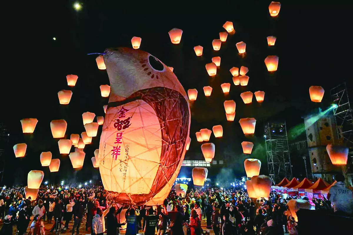 900天燈 照亮平溪