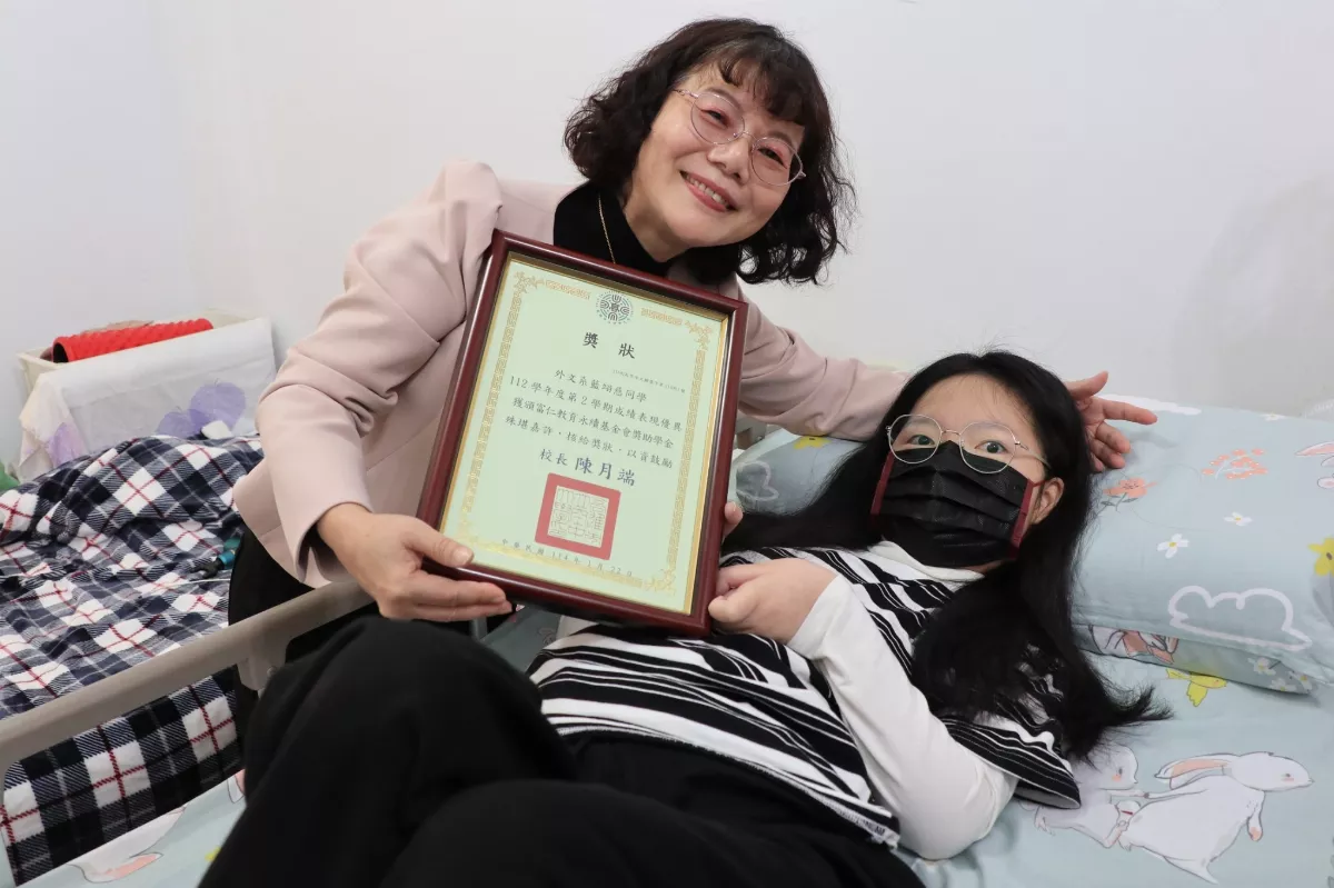 高雄空大打開一扇學習之窗 肌萎患者圓夢讀大學