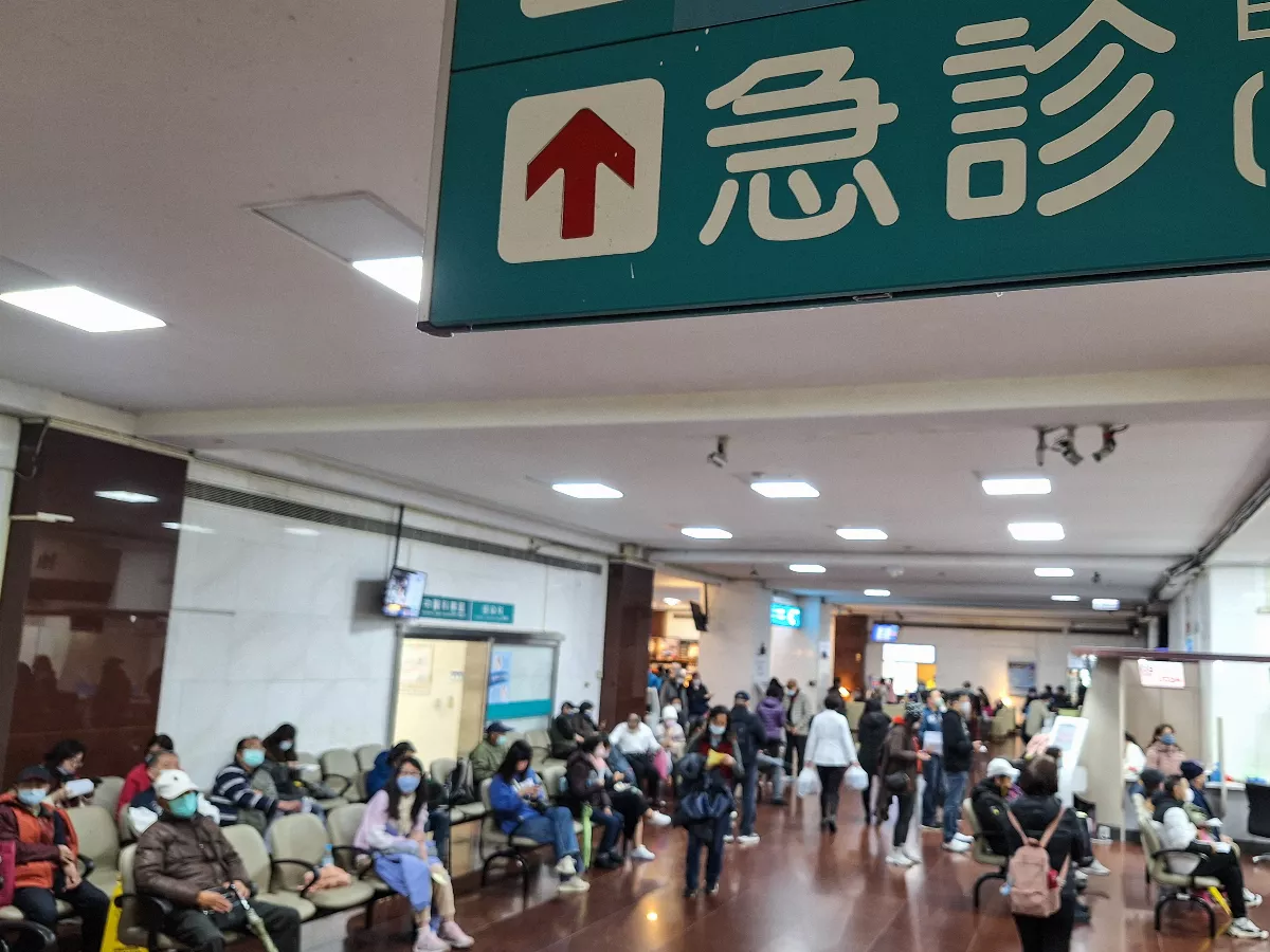 急診壅塞但半數為輕症 醫事司長籲就醫分流