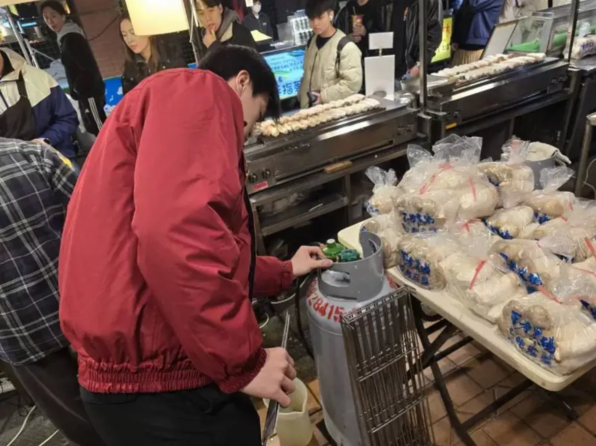 防氣爆意外  北市突檢夜市2攤商瓦斯桶不合格