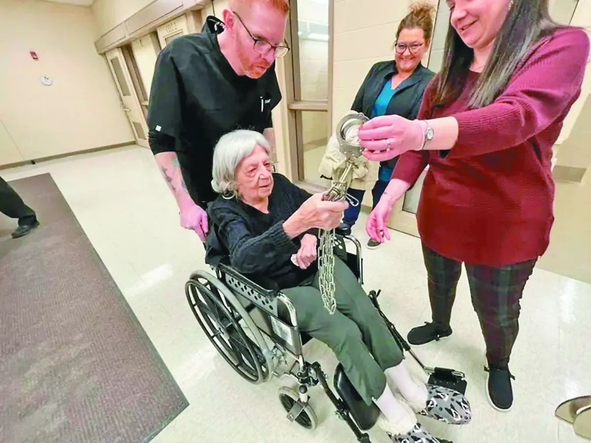 104歲人瑞 參觀監獄圓生日願望