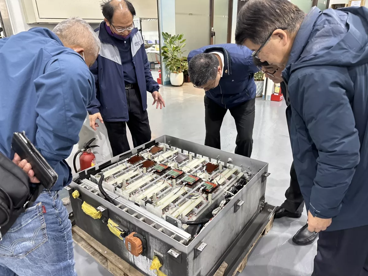 推動設備國產化 台鐵參訪高科大