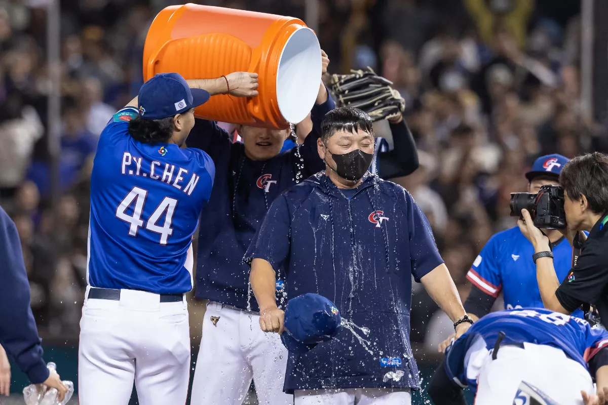 經典賽／徐若熙本扛首戰 曾總：感謝選手分擔奮戰到最後