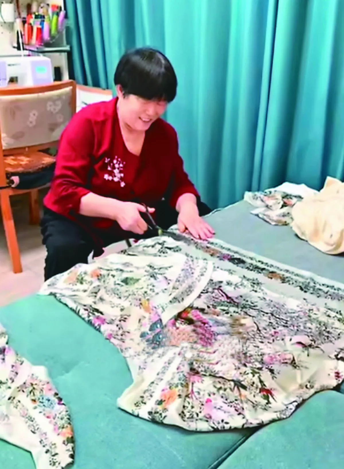 裁縫奶奶巧手 舊衣改造宮廷服