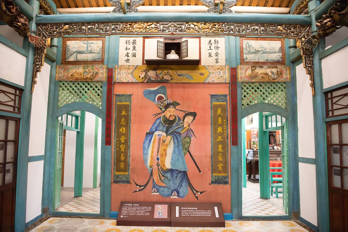 全台唯一戲台兼家宅 百年建築嶄新亮相