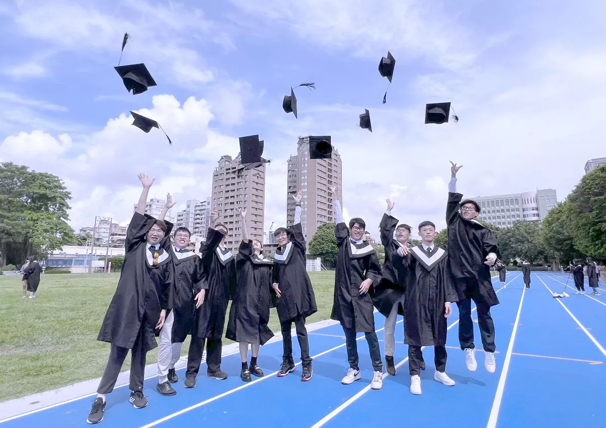 新鮮人起薪創12年新高 計畫先就業者占96%