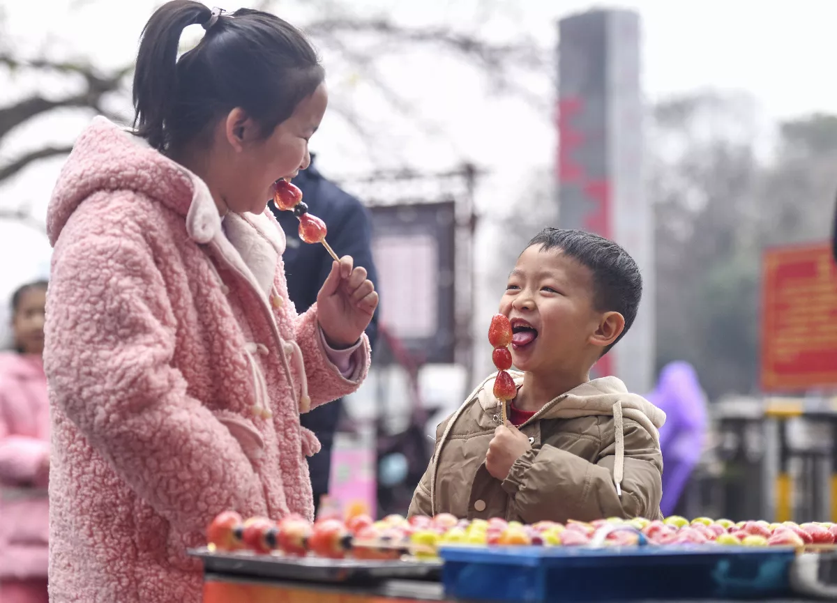 水果糖葫蘆熱量驚人 營養師建議食用2重點