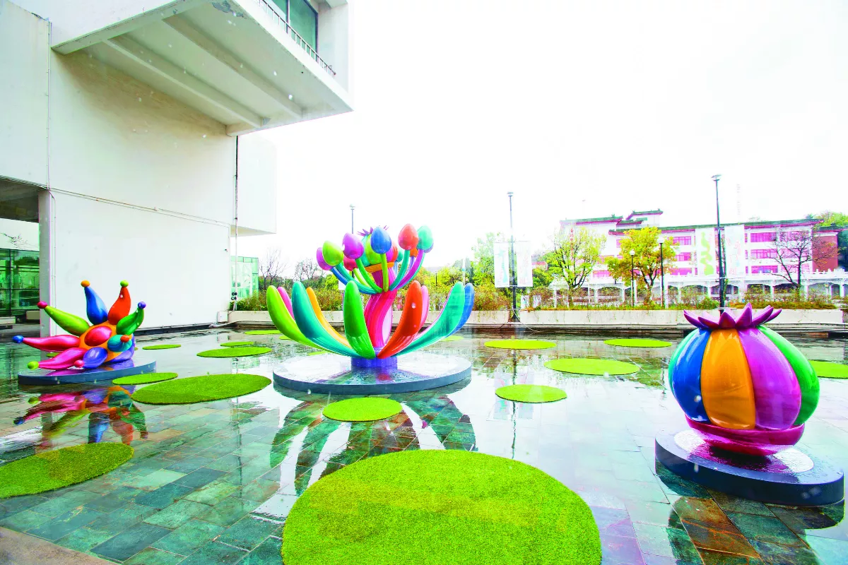 賴純純回顧展 希望之花前進世博