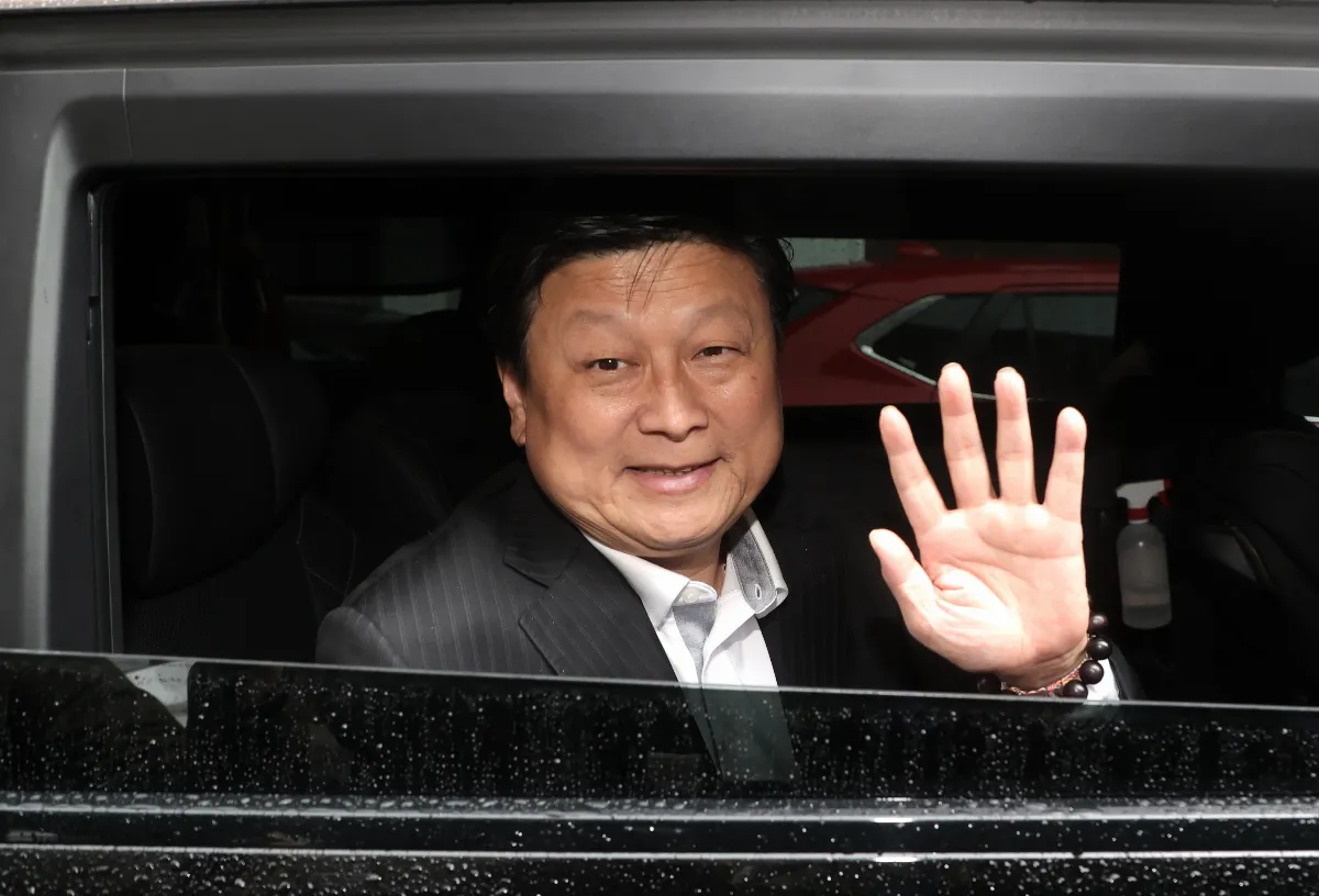 傅崐萁送競選小物觸法 北檢執行三波搜索