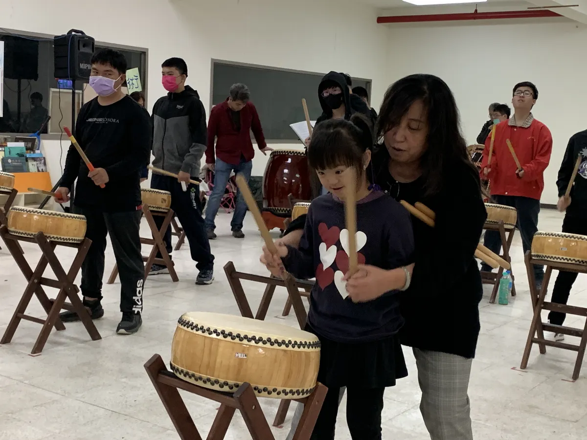 走在有光的路上 身障兒用「鐵盒子」敲響生命樂章