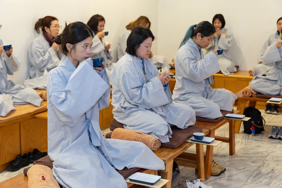 Hsi Lai Temple Hosts Three-Day Meditation Retreat: Finding Inner Peace and Joy in Meditation