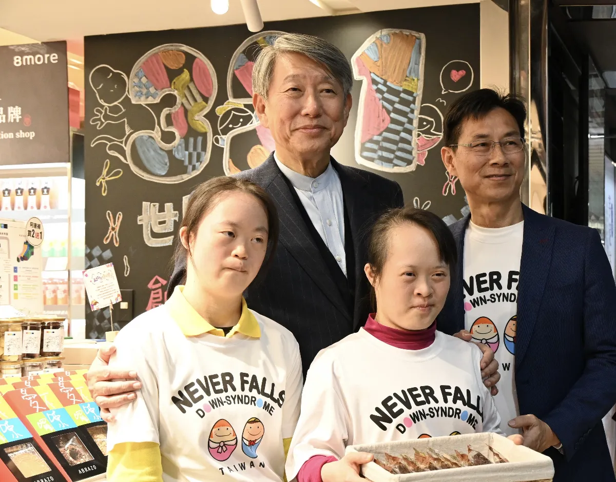 郭智輝參觀唐寶寶特展 鼓勵企業與身障團體合作