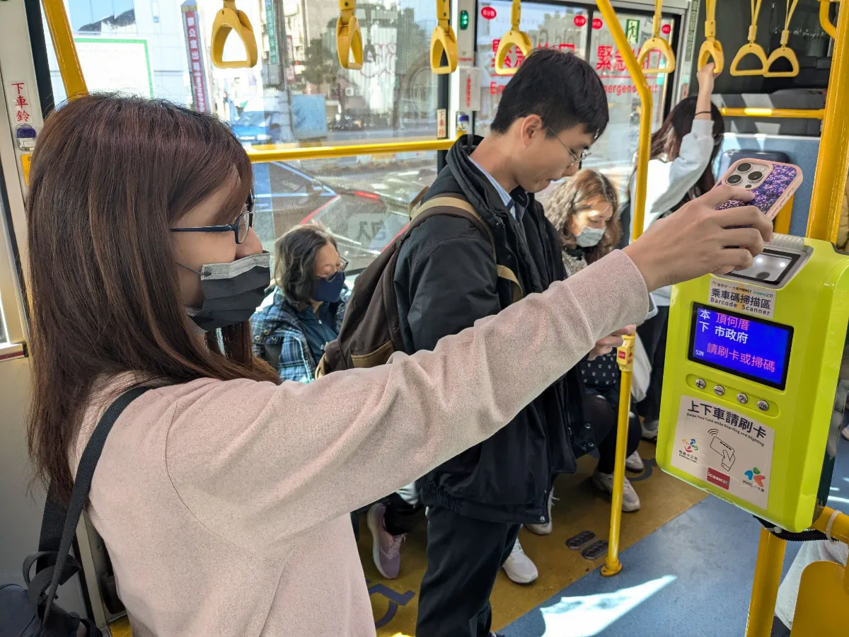 台中市民限定乘車碼 搭公車可用手機掃碼