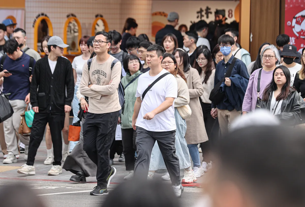 各地晴熱如夏 周五鋒面抵達轉溼冷