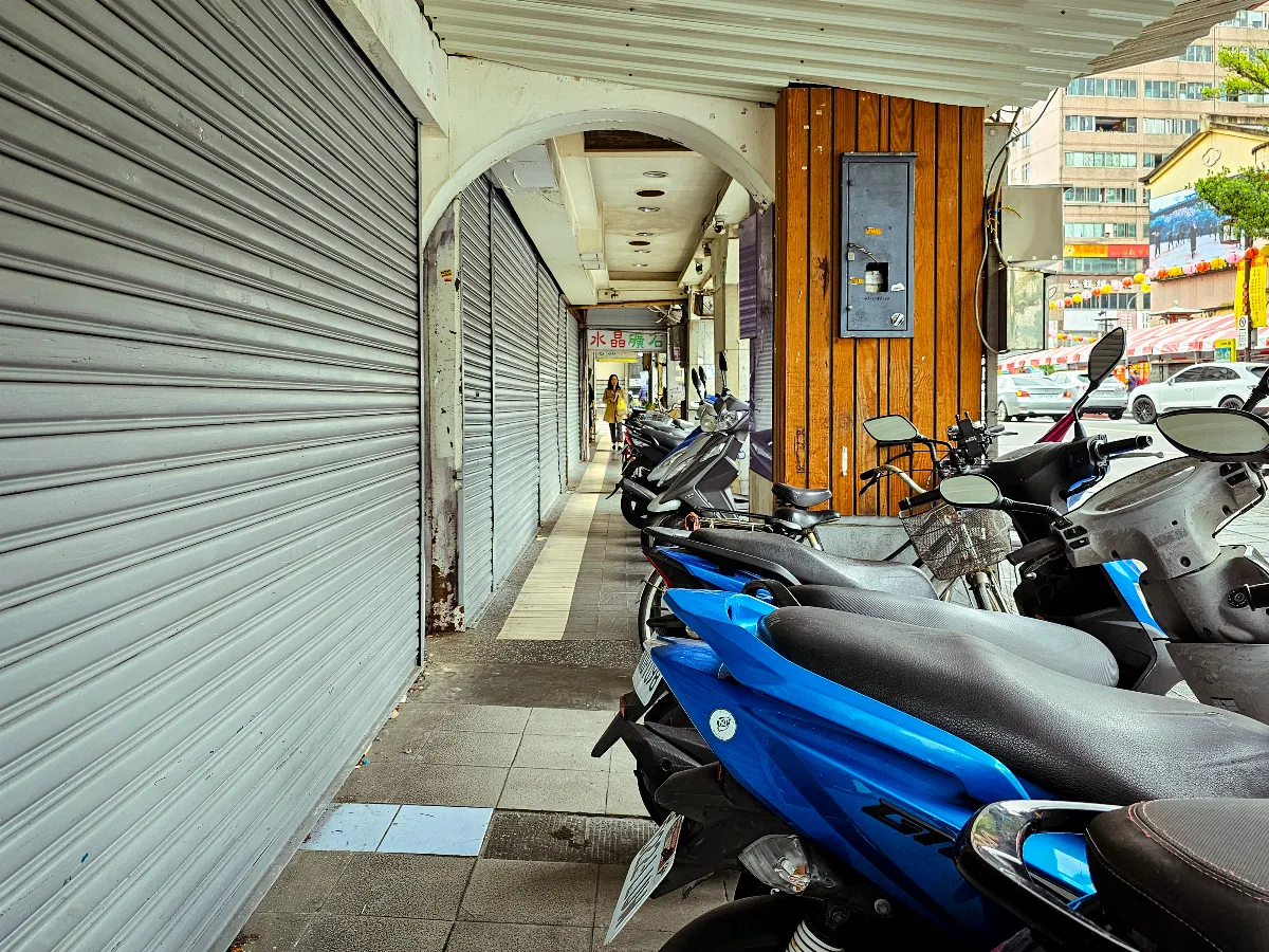 騎樓開放停機車不開單？北市警：有「例外」