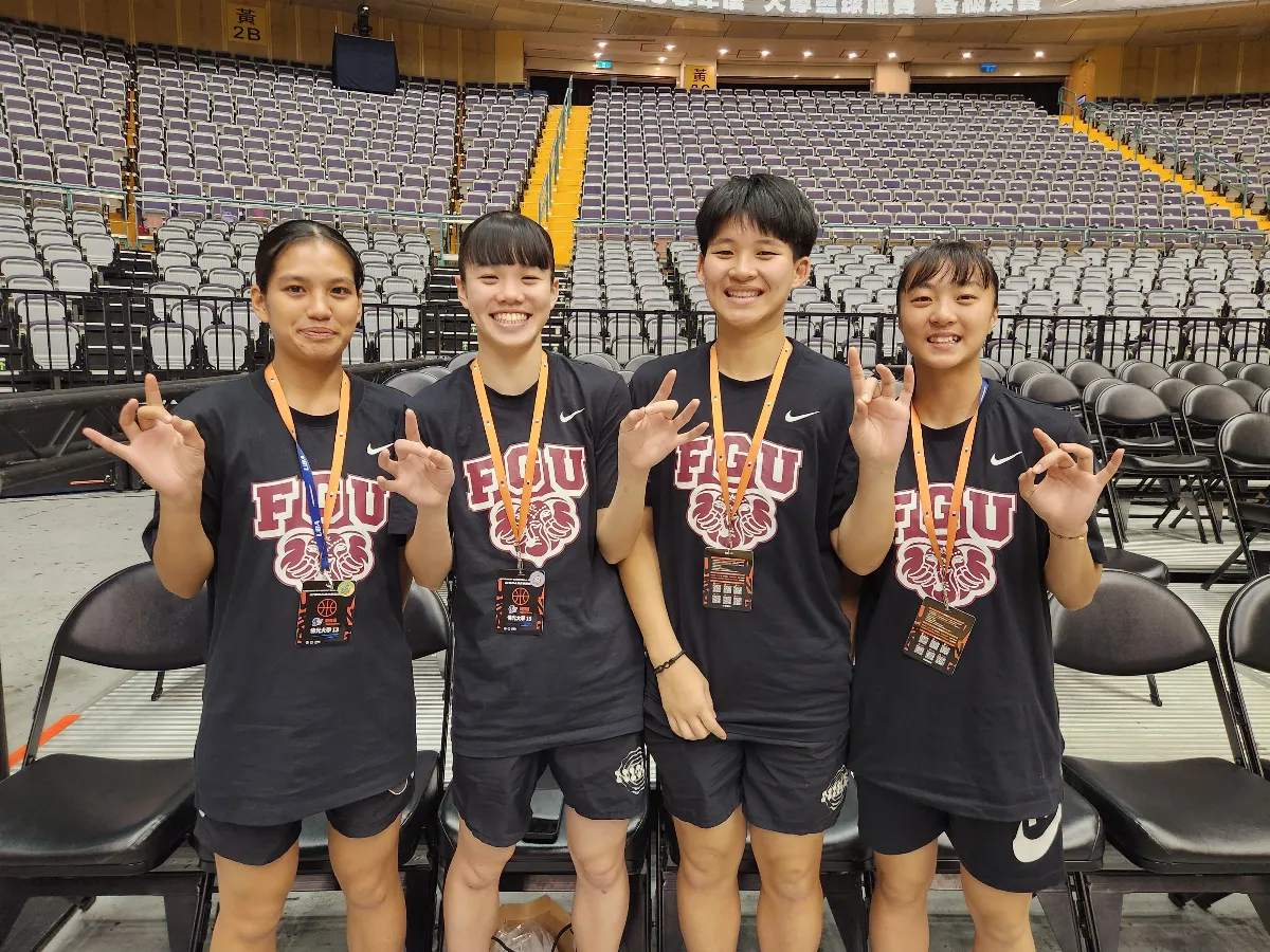 UBA／普門4學妹隨佛大見習 練球身兼應援團