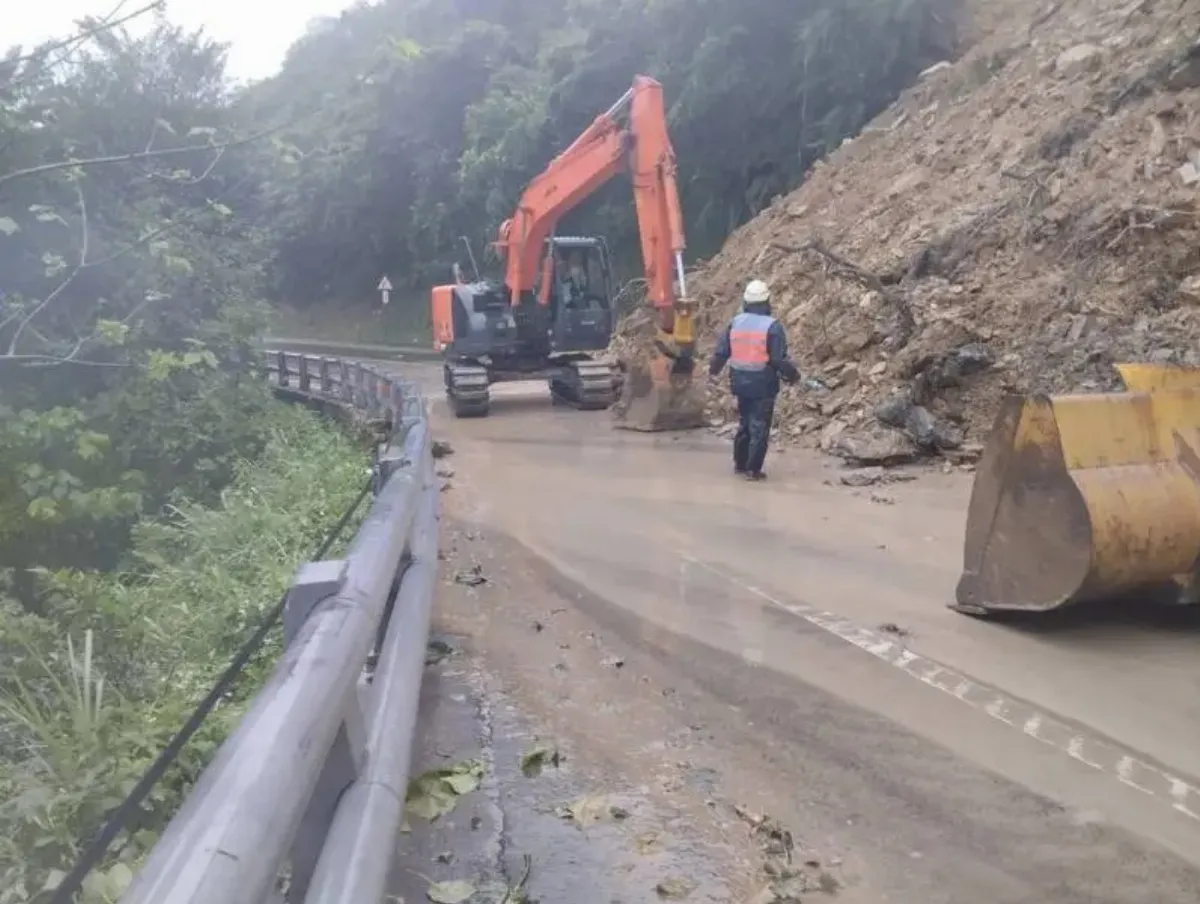 台9丁一度因雨落石中斷 龜山島再封2天 