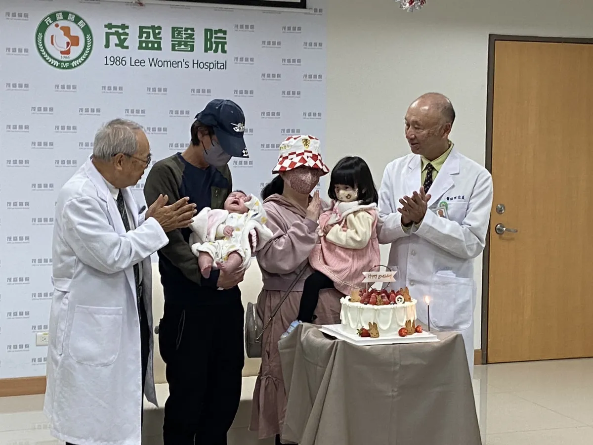 聽障夫妻8年不孕 試管補助喜得健康姊弟